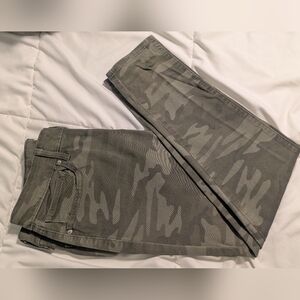 Levi Strauss & co camo jeans medium